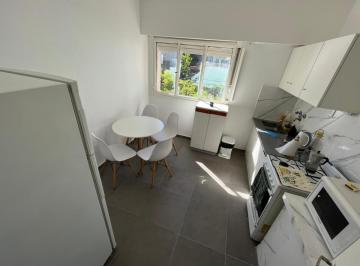 Casa · 60m² · 4 Ambientes · 1 Cochera · Venta: Casa en Planta Alta de Dos Dorm. con Patio. Zona Parque, Rosario