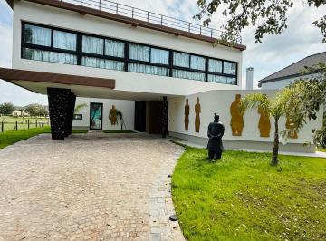 Casa de 6 ambientes, Brandsen · Residencia de Lujo en Haras del Sur III