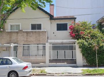 Casa de 5 ambientes, Vicente López · Hermoso Chalet 5 Amb + Dep Pileta Parrilla Seguridad