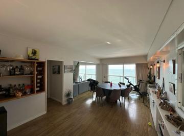 Departamento · 106m² · 2 Ambientes · 1 Cochera · Excelente Depto. de 3 Amb Playa Chica Vista Directa Al Mar Cochera