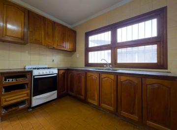 Casa · 117m² · 4 Ambientes · 2 Cocheras · Oportunidad Casa con Departamento y Garage