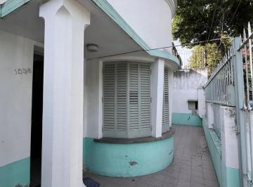 Casa · 300m² · 4 Ambientes · Casa en Alquiler