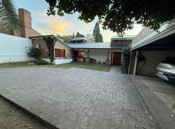 Casa · 450m² · 5 Ambientes · 1 Cochera · Casa a La Venta B Jardin Espinosa Importante Propiedad