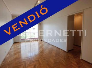 Departamento de 3 ambientes, Villa Urquiza · Excelente Semipiso 3 Ambientes C/ Balcón - en Lo Mejor de Villa Urquiza