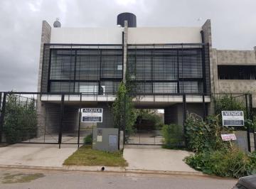Casa · 100m² · 5 Ambientes · 1 Cochera · Docta, Alquiler