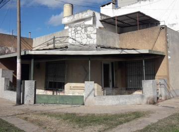 Casa · 102m² · 2 Dormitorios · Venta - Casa - de 2 Dorm. - Lavalle Esquina Cerrito - Bella Vista - Rosario