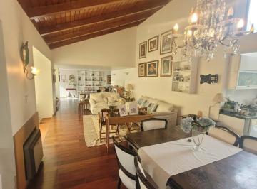 Casa · 250m² · 4 Ambientes · 1 Cochera · Casa en Venta - Zona Dino Mall - 2 Dorm - Una Planta - Escritura
