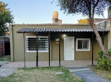 Casa · 110m² · 3 Ambientes · 1 Cochera · Casa en Venta - 2 Dorm. 1 Baño - Cochera - 340 m² - Merlo