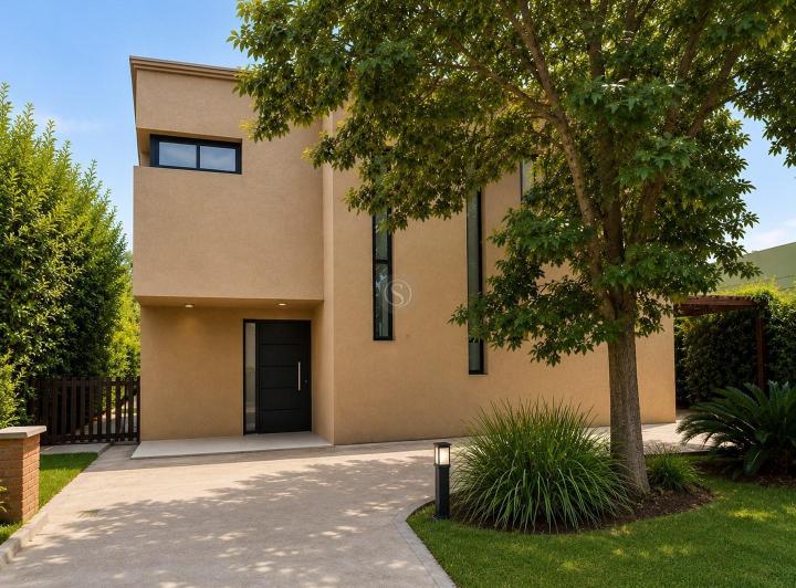 Casa · 160m² · 6 Ambientes · 3 Cocheras