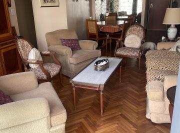 Departamento de 3 ambientes, Caballito · Muy Lindo 3 Amb Al Cfte. con Dependencia, Vista Abierta y Super Luminoso!