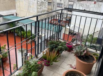 Departamento de 3 ambientes, Caballito · Muy Lindo 3 Amb Al Cfte. con Dependencia, Vista Abierta y Super Luminoso!