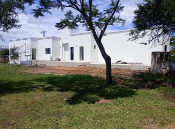 Casa · 200m² · 4 Ambientes · 2 Cocheras · Casa - Venta - Barrio Los Bretes - Colón Entre Ríos