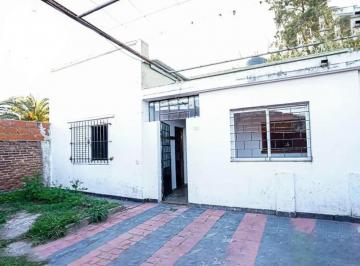 Casa · 261m² · 3 Ambientes · Casa en Venta - 2 Dorm. 1 Baño - 261 m² - Berisso