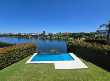 Casa · 360m² · 5 Ambientes · 4 Cocheras · Casa en Alquiler en Los Lagos, Nordelta, Tigre