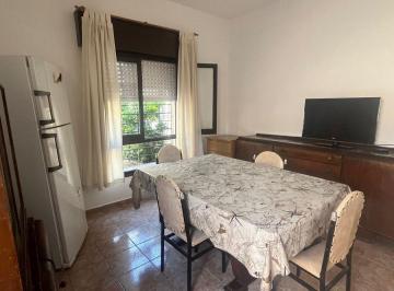 Casa · 81m² · 14 Ambientes · 1 Cochera · Venta Casa 3 Dorm. Barrio Parque con Patio