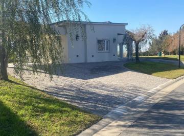 Casa · 170m² · 4 Ambientes · 2 Cocheras · Casa en Venta en El Cazal, Escobar, G. B. a. Zona Norte