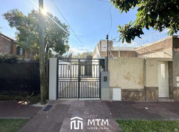 Casa · 96m² · 2 Dormitorios · Casa en Alquiler Rosario, Alberdi.
