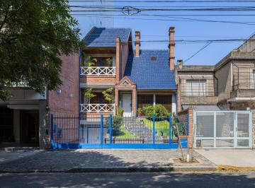 Casa · 411m² · 4 Ambientes · 4 Cocheras · Casa - Venta - 4 Amb - Jardin - Piscina - Parrilla - Cocheras - Villa del Parque