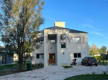 Casa · 185m² · 6 Ambientes · 2 Cocheras · Los Indios Casa 3 Dorm. en Venta - Altos de Brandsen