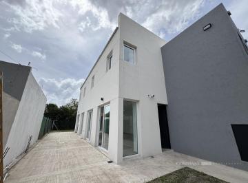 Departamento · 120m² · 5 Ambientes · 2 Cocheras · Departamento Duplex en Venta Barrio La Aurora - La Plata