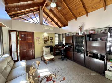 Casa · 180m² · 4 Ambientes · 1 Cochera · Casa en Los Hornos