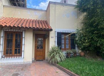 Casa · 150m² · 3 Ambientes · 1 Cochera · 3 Ambientes en Caseros