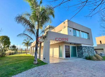 Casa · 270m² · 4 Ambientes · 6 Cocheras · Venta Casa 4 Amb en Terravista, General Rodríguez