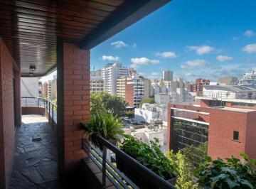 Departamento · 145m² · 4 Ambientes · 1 Cochera · Venta. 3 Ambientes. Centro