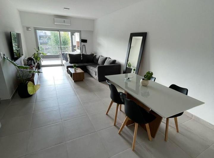 Departamento · 60m² · 2 Ambientes · 1 Cochera