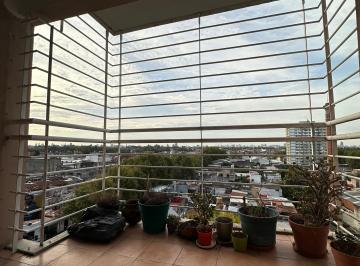 Departamento de 2 ambientes, La Paternal · Semipiso de 2 Amb Al Fte con Balcón