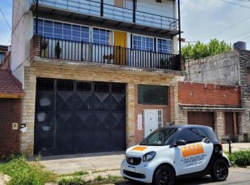 Bodega-Galpón , Avellaneda · Galpon Amplio con Entrada Para Camiones