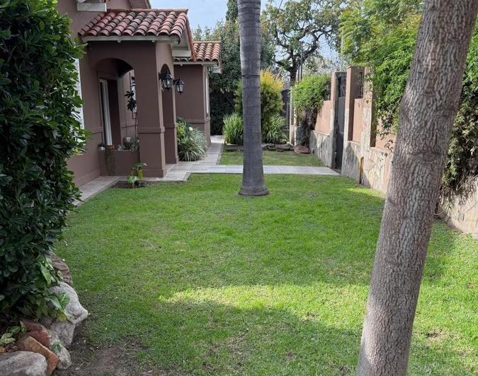 Casa · 230m² · 5 Ambientes · 3 Cocheras