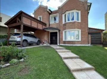 Casa de 14 ambientes, La Calera · Casa a La Venta en Barrio La Estanzuela - La Calera