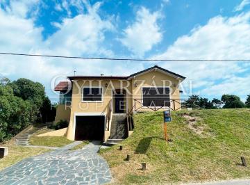 Casa · 108m² · 5 Ambientes · 1 Cochera · Casa en Venta