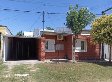 Casa · 111m² · 5 Ambientes · 1 Cochera · Casa en Venta en Helvecia