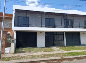 Casa · 160m² · 3 Dormitorios · 1 Cochera · Duplex 3 Dorm Patio Cochera