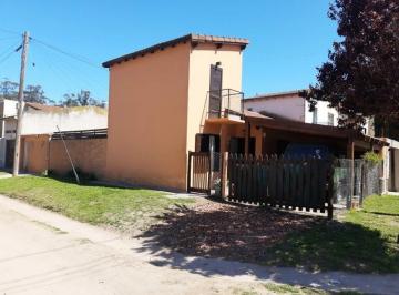 Casa · 250m² · 3 Ambientes · 1 Cochera · Casa en Venta - 2 Dorm. 2 Baños - 300 m² - Necochea