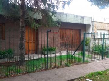 Casa · 150m² · 4 Ambientes · Casa en Venta - 3 Dorm. 2 Baños - 330 m² - Mar del Plata