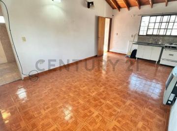 PH · 32m² · 1 Ambiente · Venta de PH en P. Alta con Terraza Propia – Villa Tesei | Ferre Al 100 Acepta Permuta