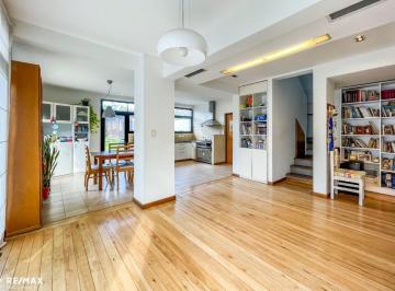 Casa · 220m² · 4 Ambientes · 2 Cocheras · Casa en Venta en City Bell – Parque y Pileta