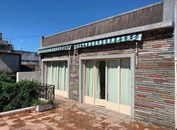 Casa · 110m² · 3 Ambientes · 1 Cochera · Casa PH en Venta en El Palomar, Morón, G. B. a. Zona Oeste