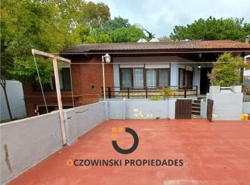 Casa de 5 ambientes, Villa Gesell · Chalet + Locales a La Venta en Block (Villa Gesell)