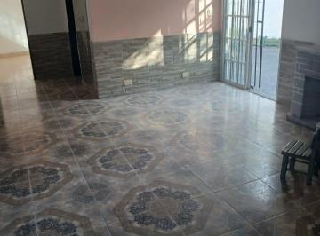 Casa de 2 ambientes, Lomas de Zamora · Alquiler 2 Ambientes con Patio. Buena Ubicacion