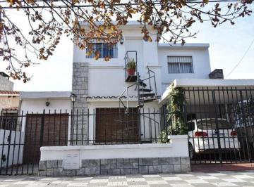Casa · 150m² · 3 Ambientes · 1 Cochera · Casa en Venta - 2 Dorm. 1 Baño - 400 m² - Río Cuarto