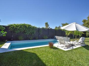 Casa · 165m² · 4 Ambientes · 2 Cocheras · Venta Casa en Arroyo Leyes Km.13