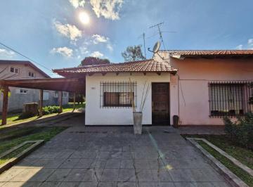 Casa · 310m² · 4 Ambientes · 1 Cochera · Casa 4 Amb en Venta Ministro Rivadavia Apto Credit