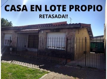 Casa · 102m² · 4 Ambientes · 1 Cochera · Venta Casa en Temperley Lote Propio