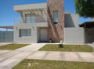 Casa · 170m² · 4 Ambientes · Venta Casa en Bº La Bastilla