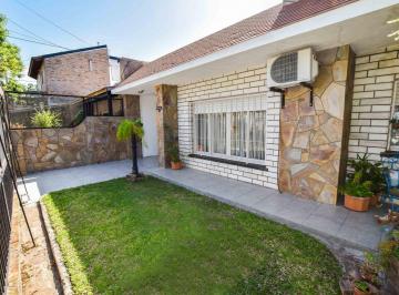 Casa · 121m² · 5 Ambientes · 1 Cochera · Casa 3 Dorm. La Florida Lado Rio