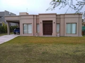 Casa · 124m² · 5 Ambientes · 2 Cocheras · Casa en Puerto Roldan Frente Al Lago - Lote 1460 m²